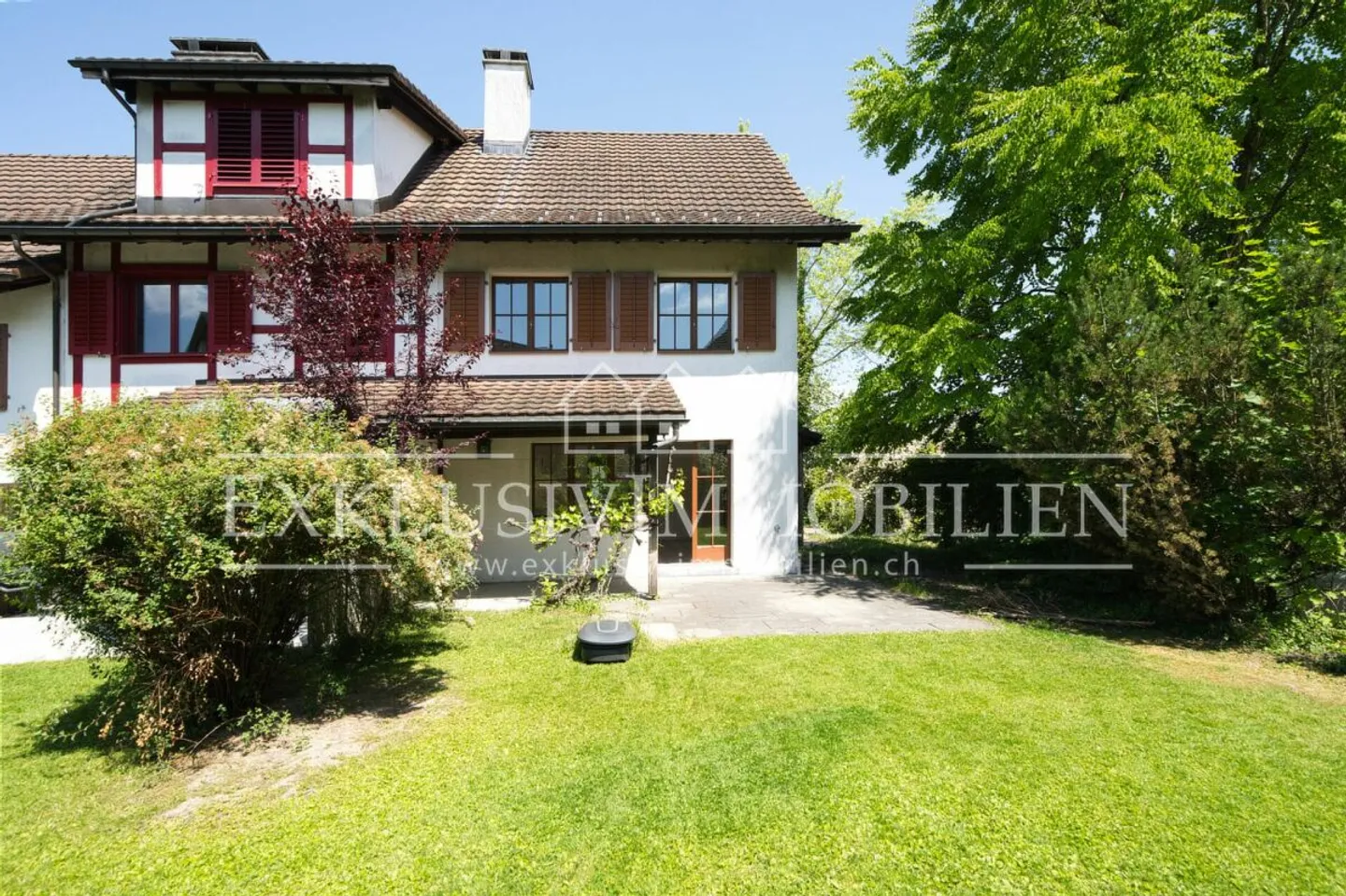 Charmantes und grosszügiges Zuhause mit paradiesischem Garten - Foto 1 di 6