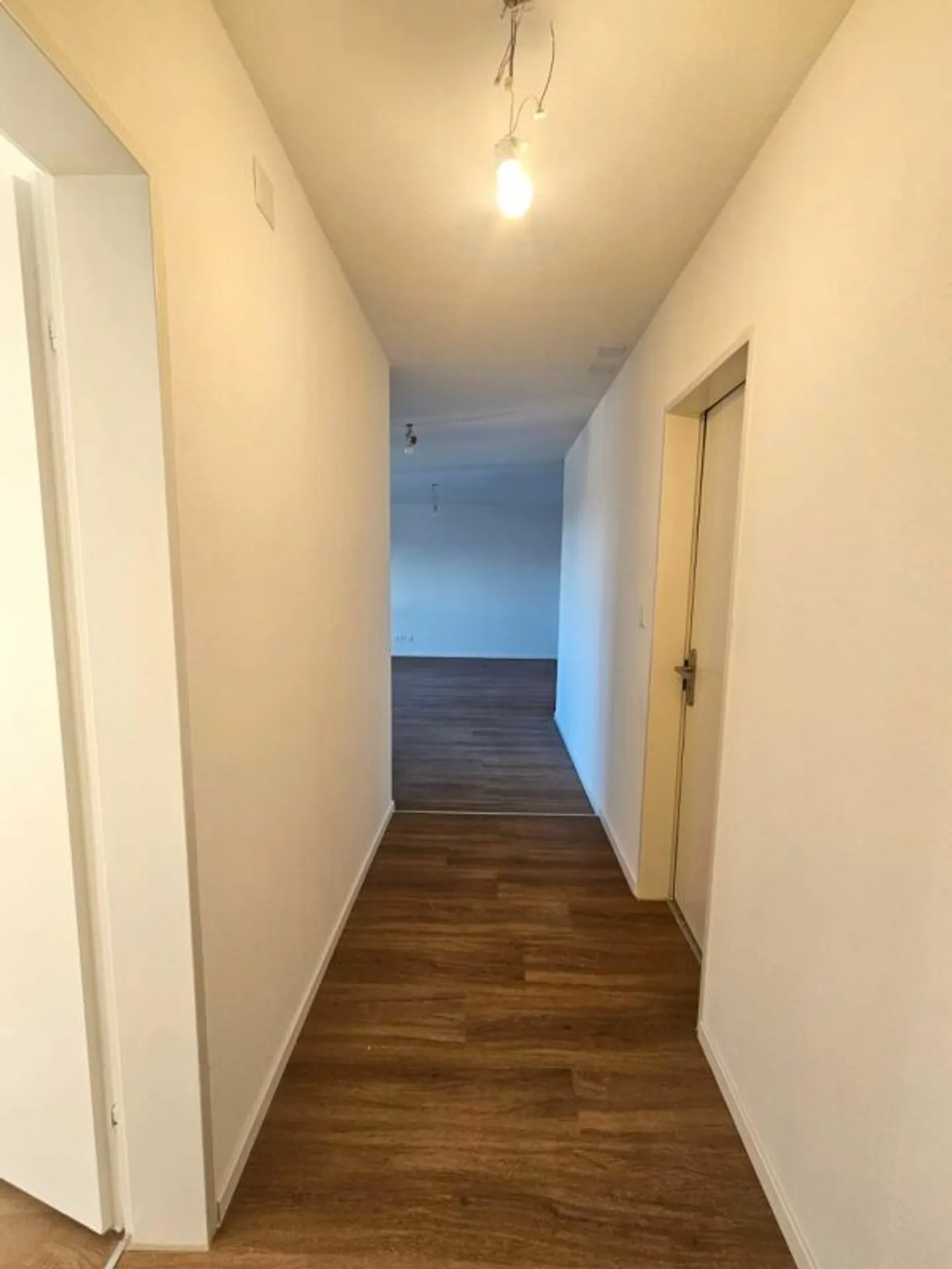 Bright 3-room apartment for rent in the center - Photo 3 of 6