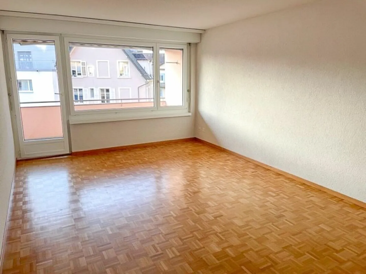 Appartement 1.5 pièces confortable, beau quartier résidentiel avec vue sur la verdure - Photo 2 sur 5