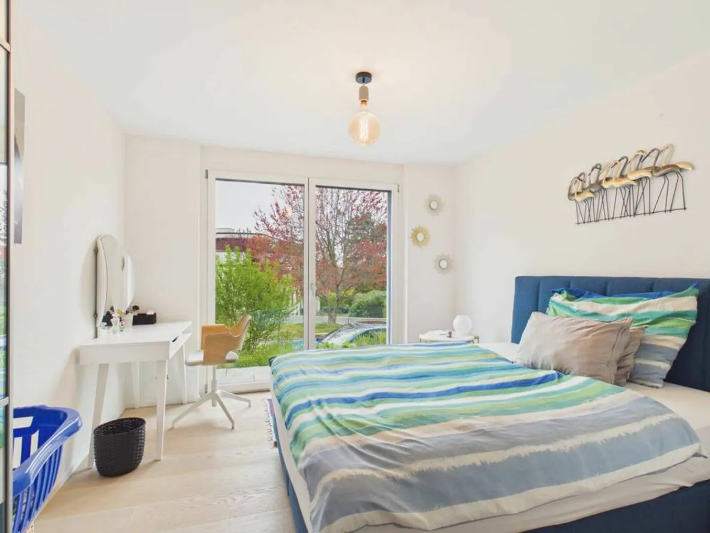 Stylé, lumineux et spacieux pour votre confort - Photo 7 sur 12