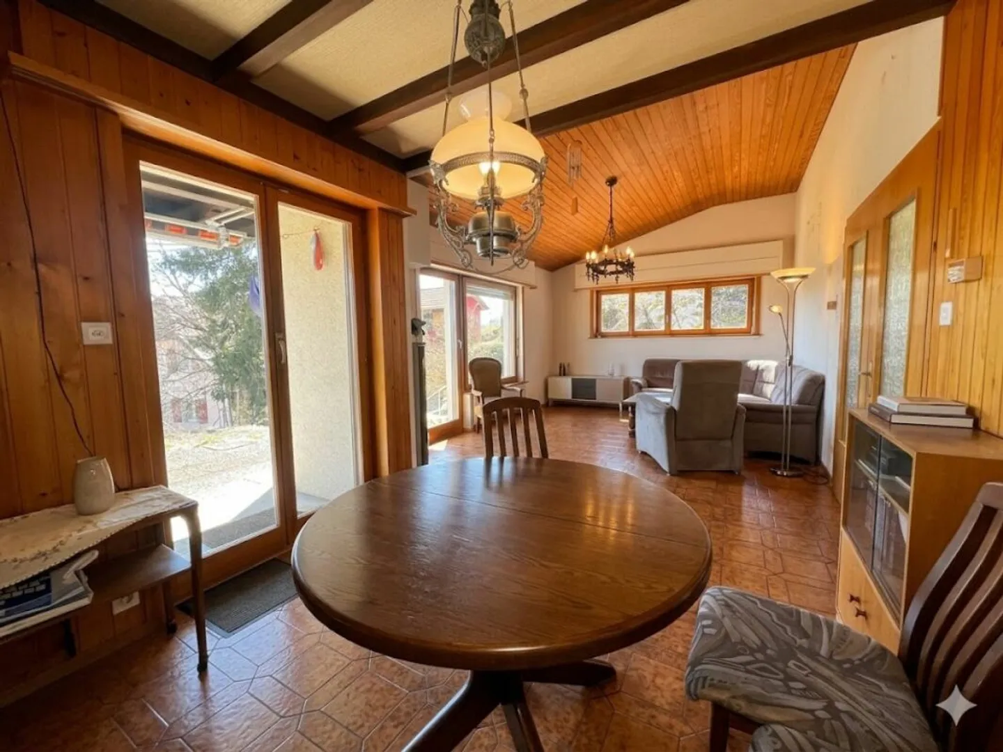 Villa individuelle à rénover avec vue imprenable - Photo 8 sur 13