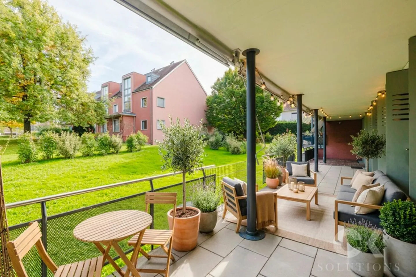 Spacious 5-Room Garden Apartment in Oberwil - Living with Style, Space and Nature - Photo 12 of 13