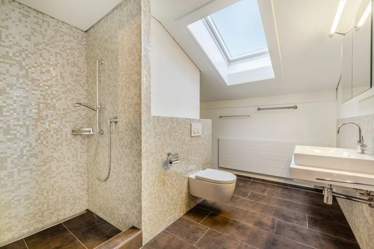 Modern Family Home in Quiet Area - Photo 11 of 13