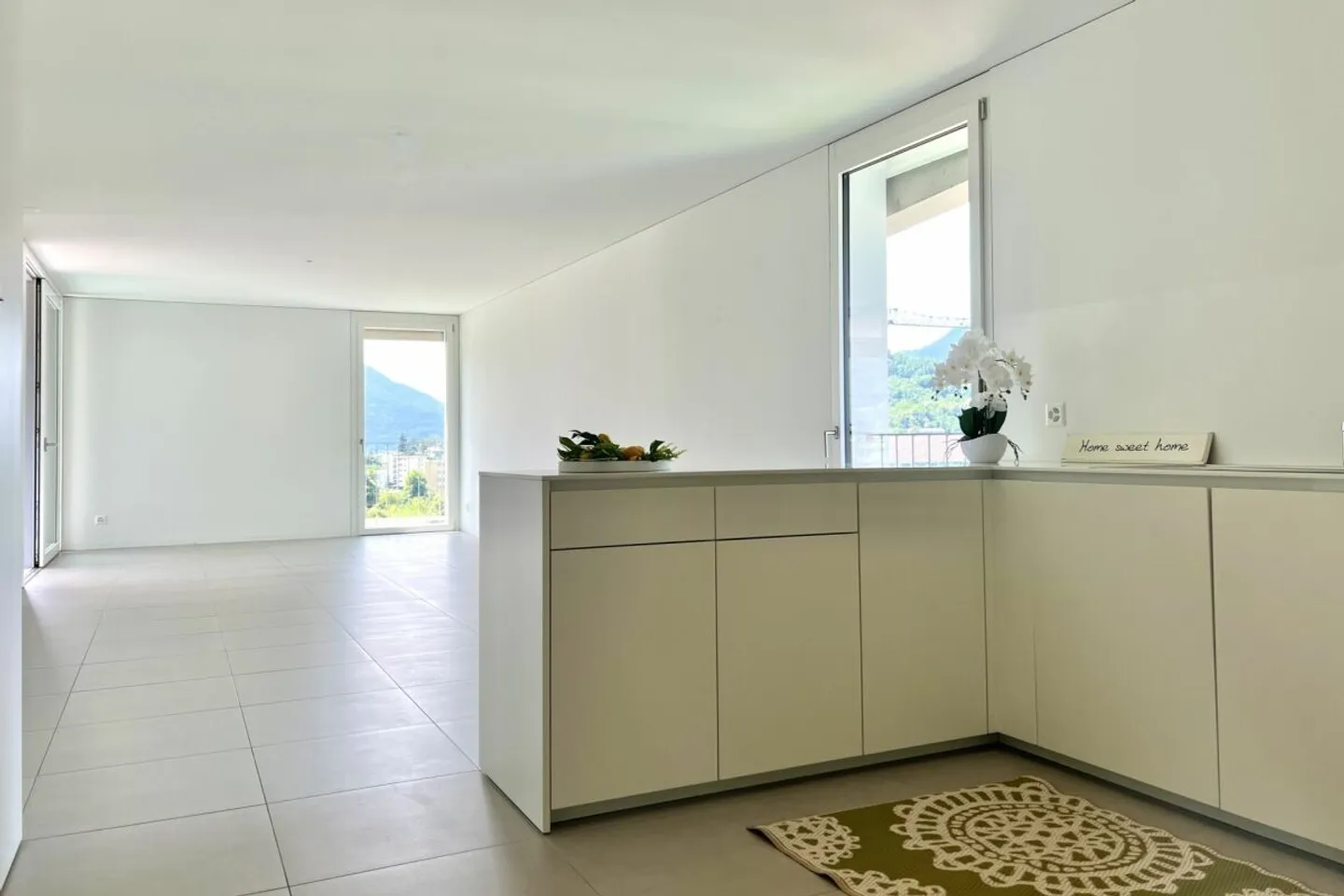 Appartamento soleggiato di 3,5 locali in un piccolo palazzo in posizione centrale - Foto 5 di 13