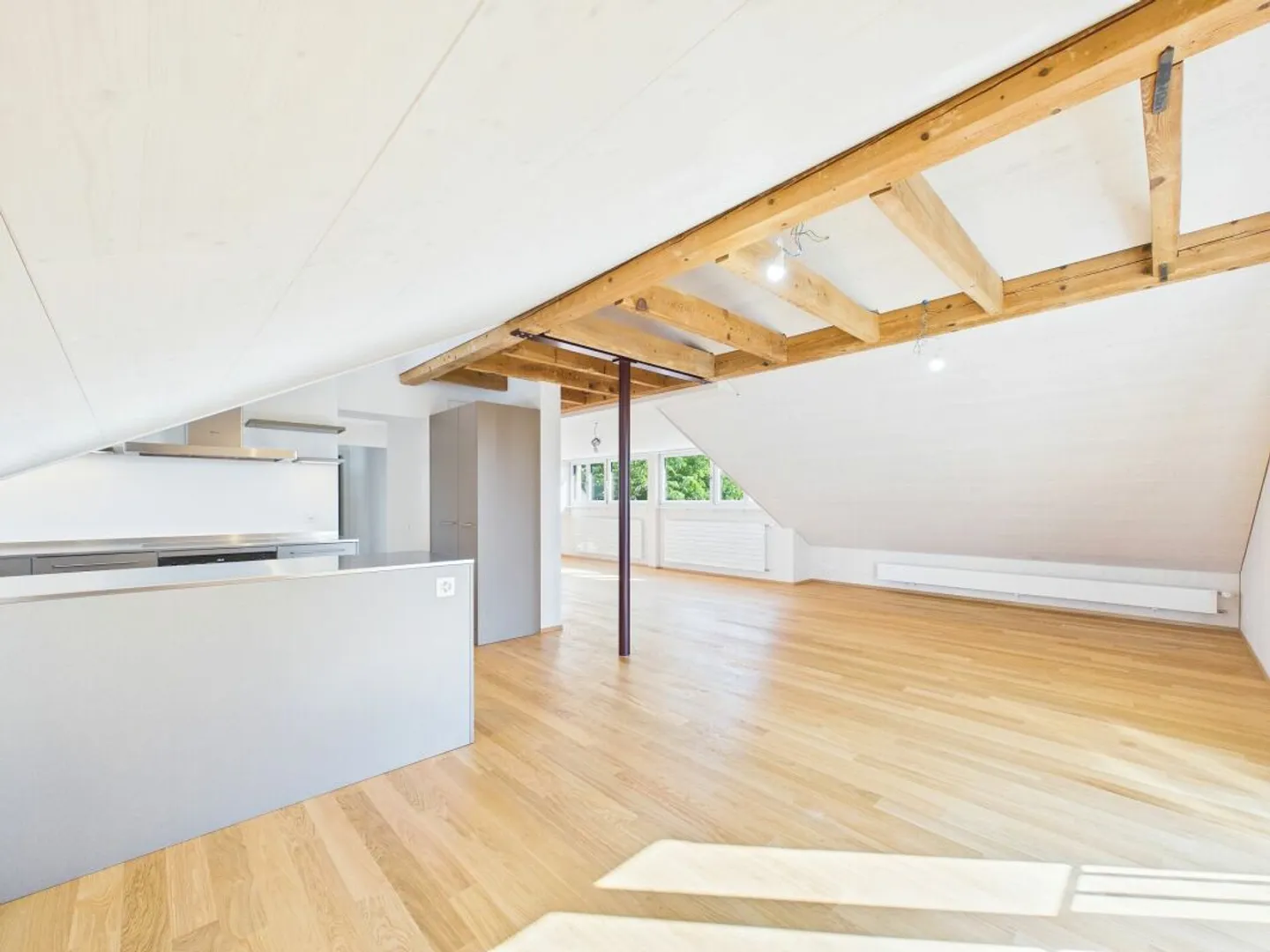 Very spacious, light-flooded, freshly renovated attic apartment - Photo 1 of 13