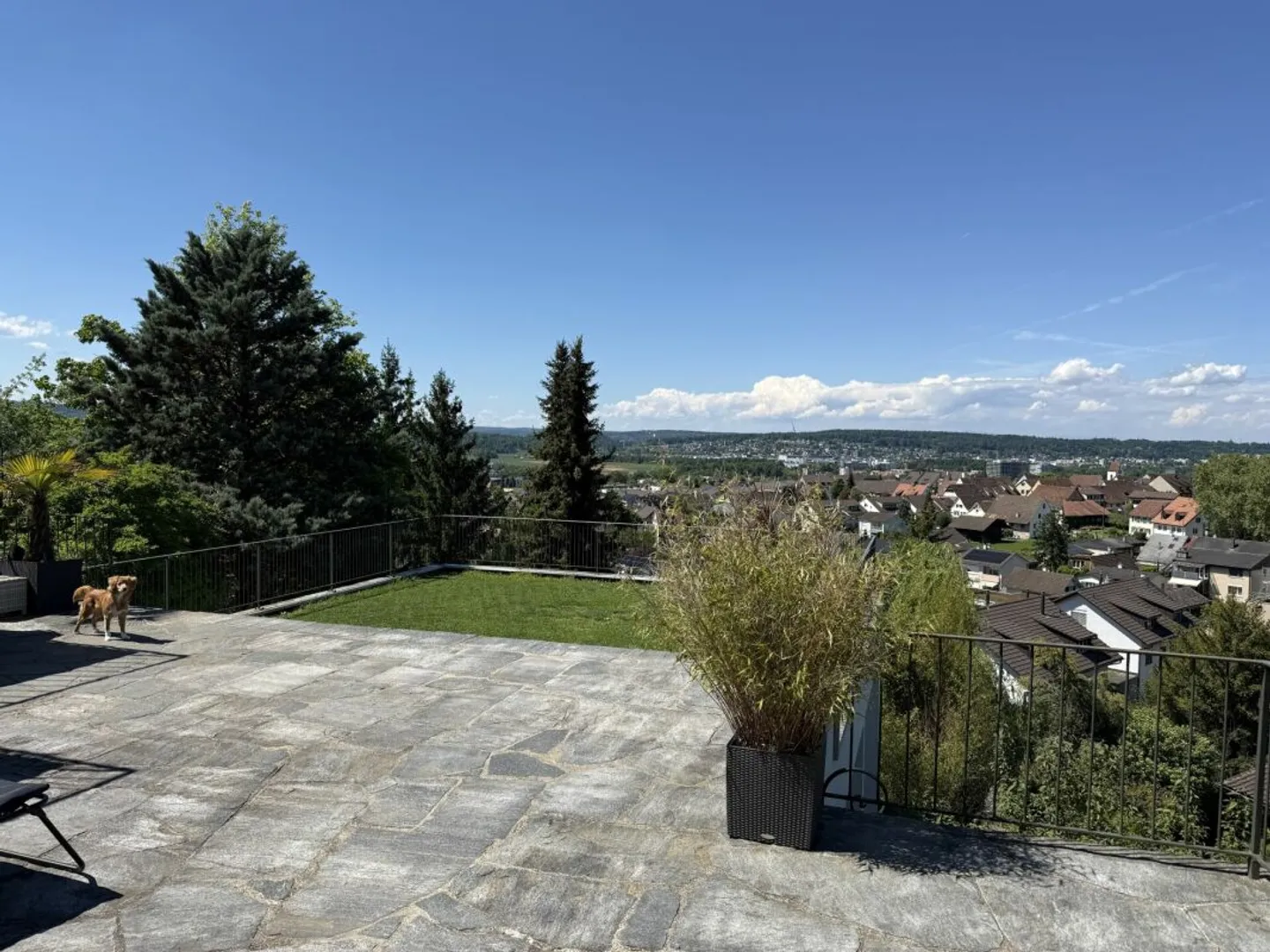 Luxury Living in a Villa with Private Spa and Breathtaking Views - Photo 2 of 12