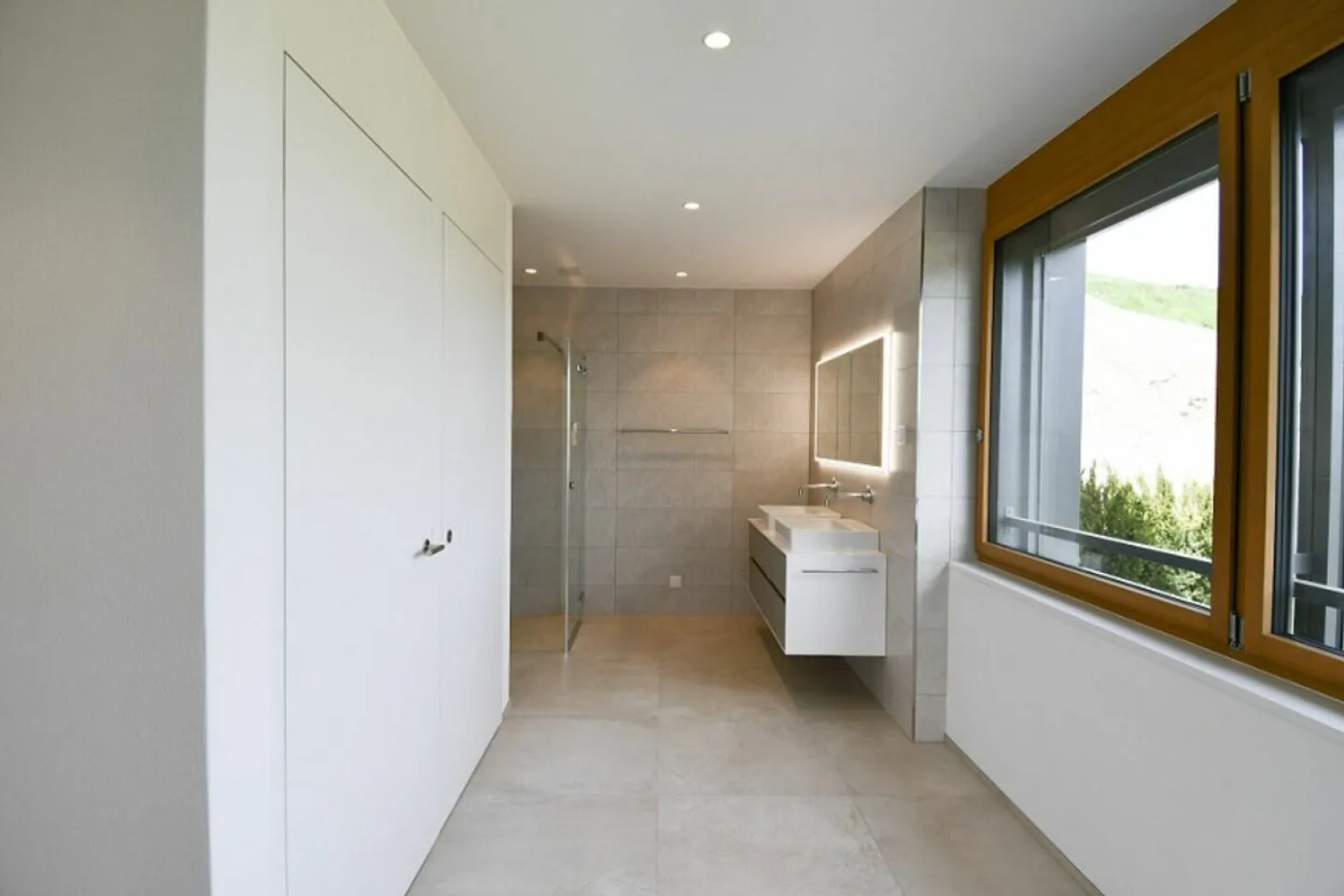 Exklusives Terrassenhaus mit Ausblick - Foto 7 von 12