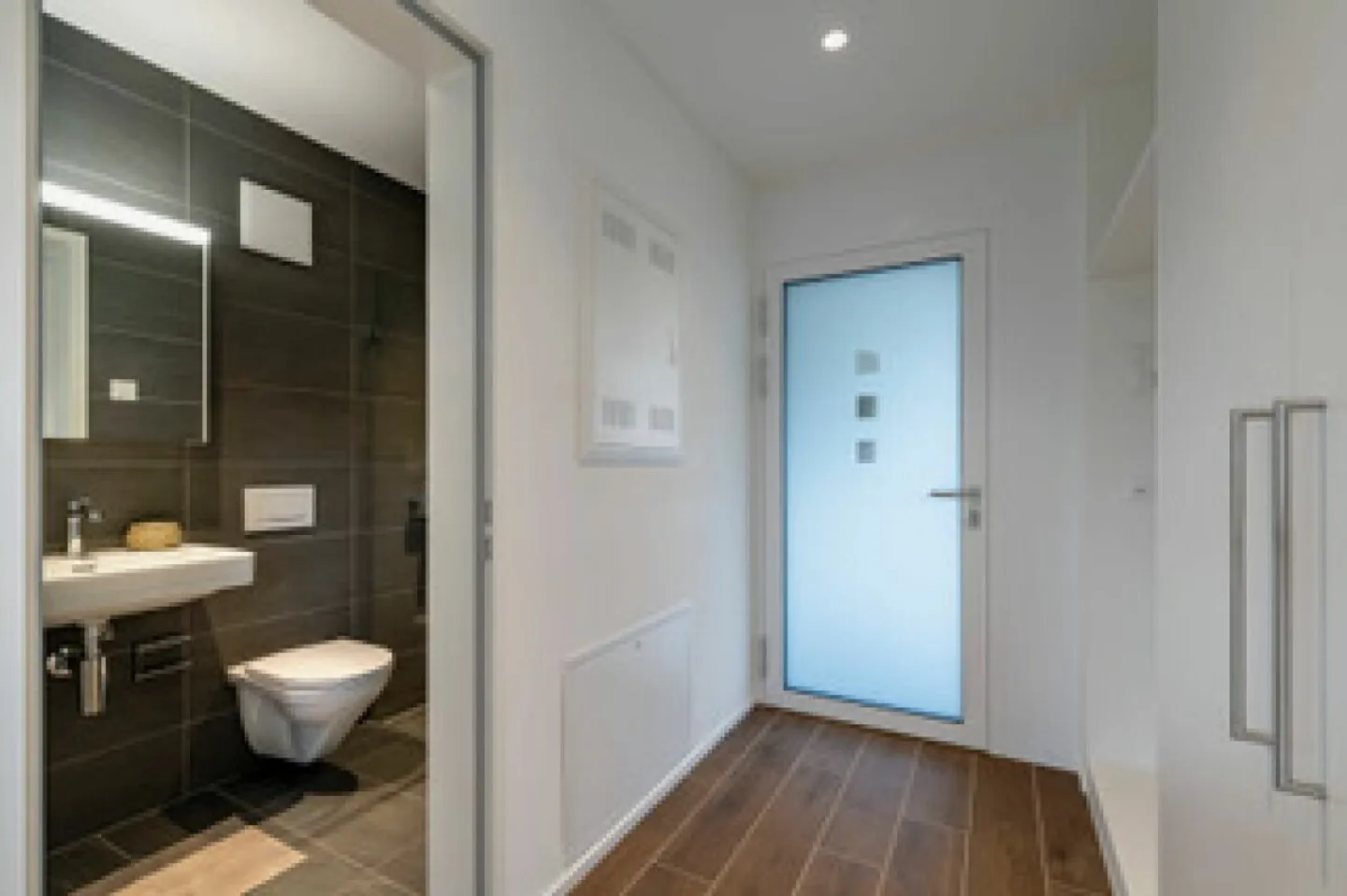 Moderne 2½-Zimmer-Wohnung zu vermieten - Foto 6 von 9