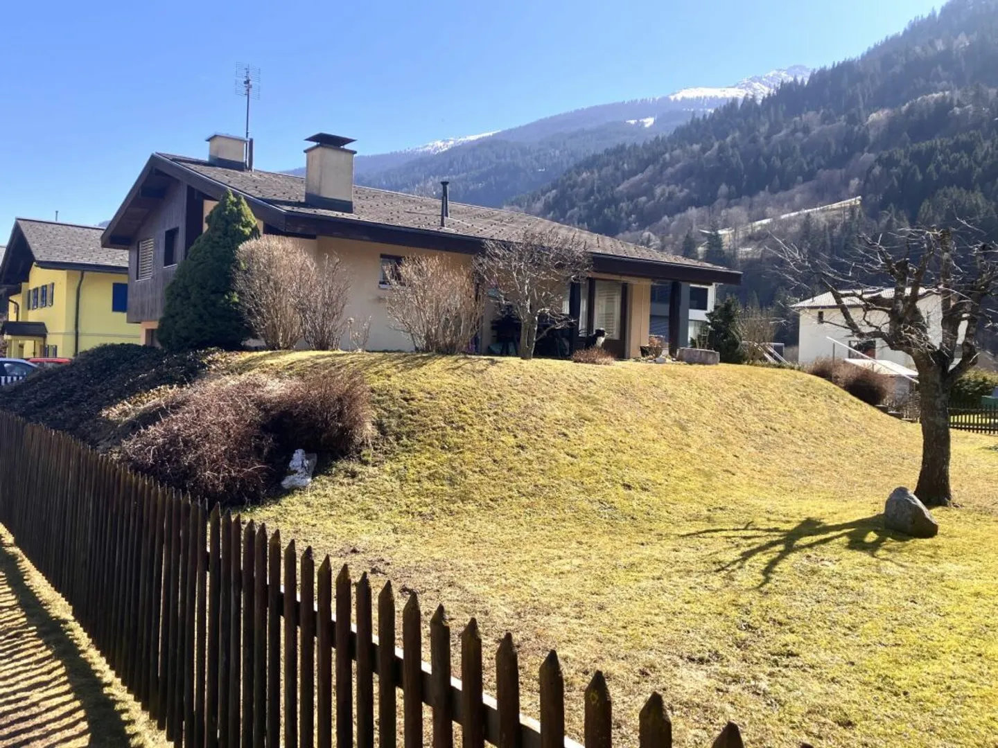 5.5-room single-family house with garden and panoramic view in Trun - for sale - Photo 2 of 10