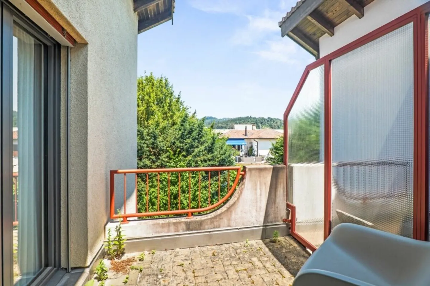 Maison jumelée avec grande pelouse - Photo 5 sur 13