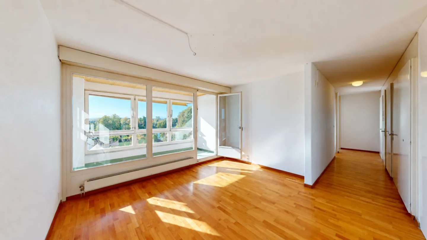 Investitionspaket: 3.5- & 2.5-Zimmerwohnung im 5. Obergeschoss - Photo 2 of 12