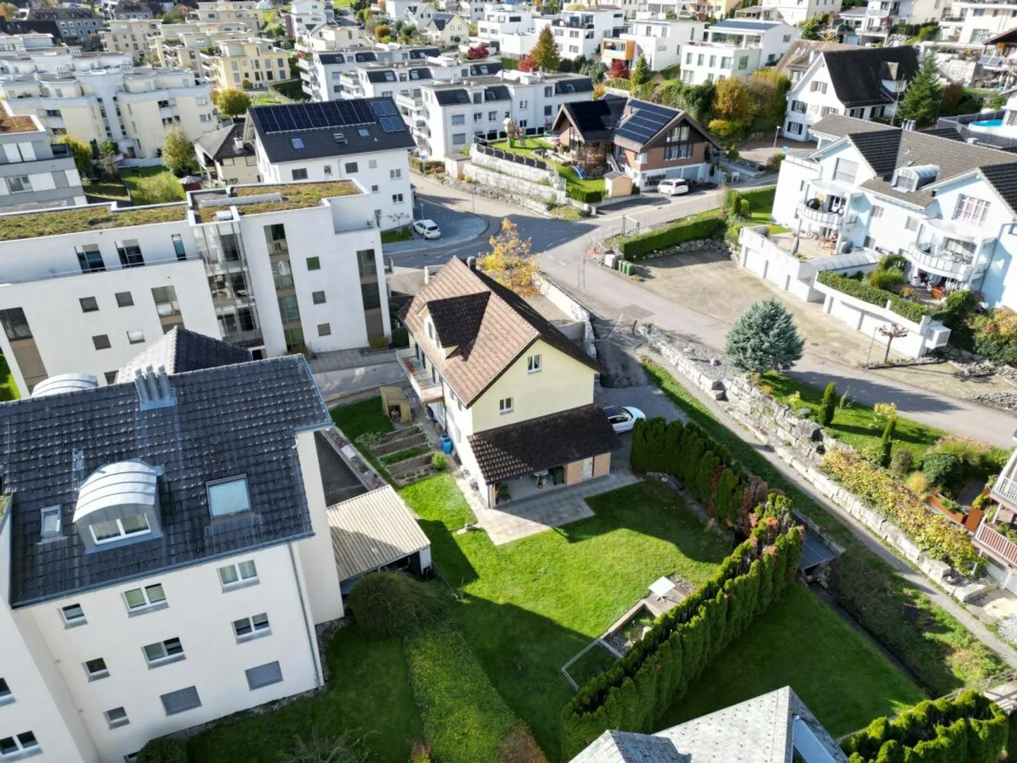 Charmantes Einfamilienhaus mit Garten - Foto 3 von 13