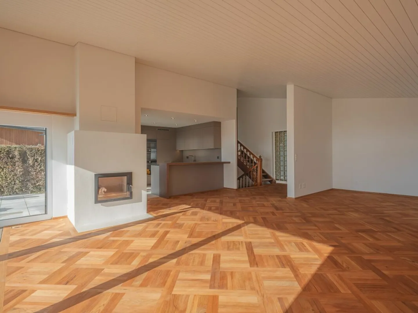 Renovated Dream Single-Family Home with 120 m² Terrace and Large Garden - Photo 3 of 13