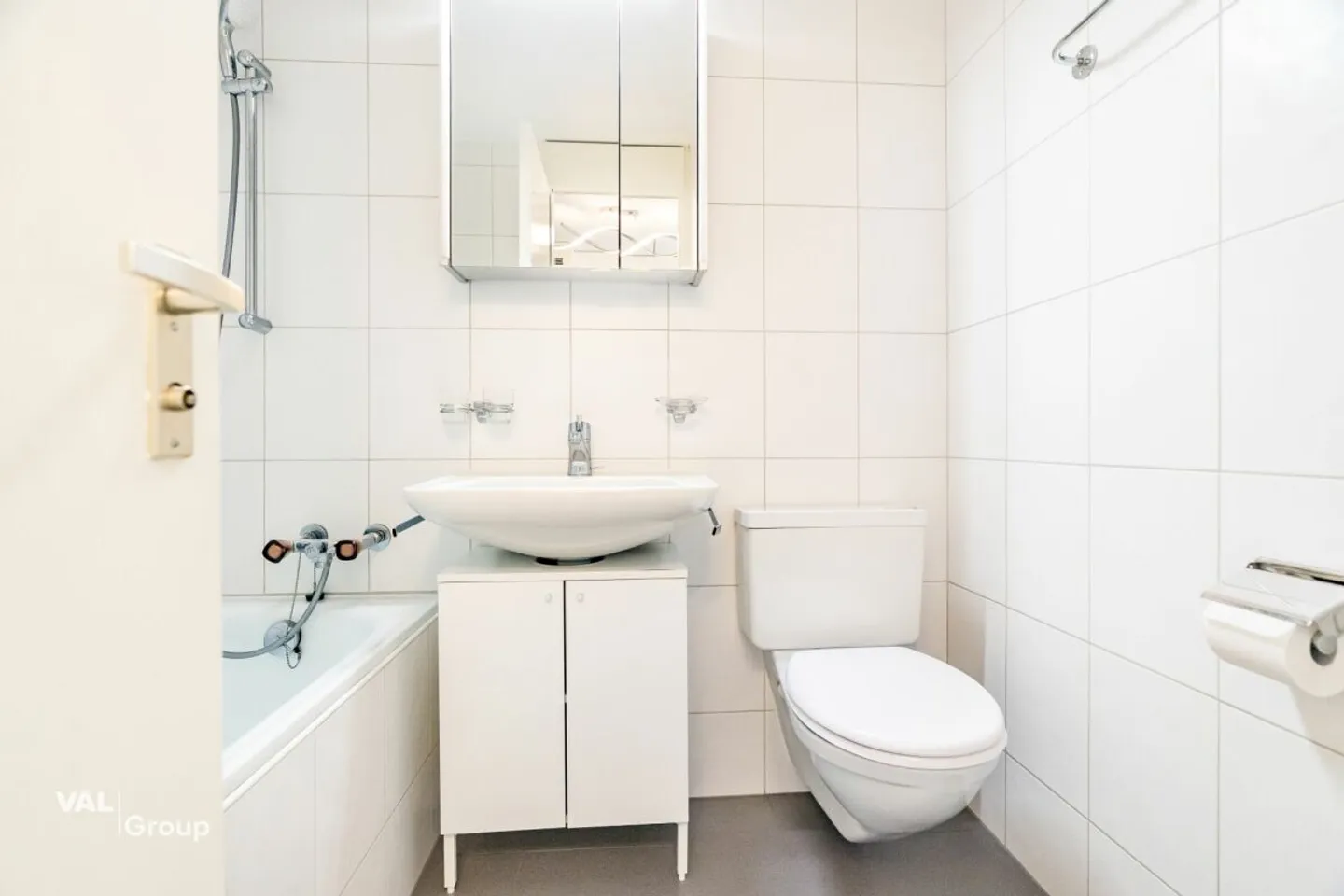 Compact, bright, well located: Studio with balcony and cellar - Photo 5 of 12