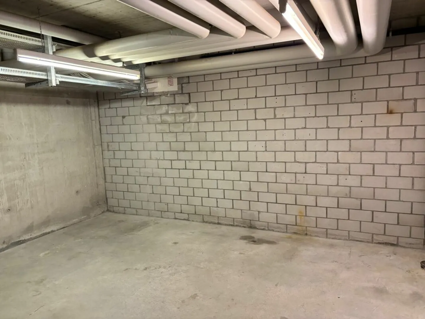 Archive Room - Photo 2 of 3