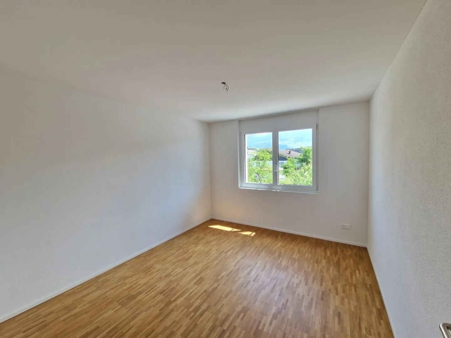 Moderne Wohnung mit sonniger Terrasse - Foto 4 von 11