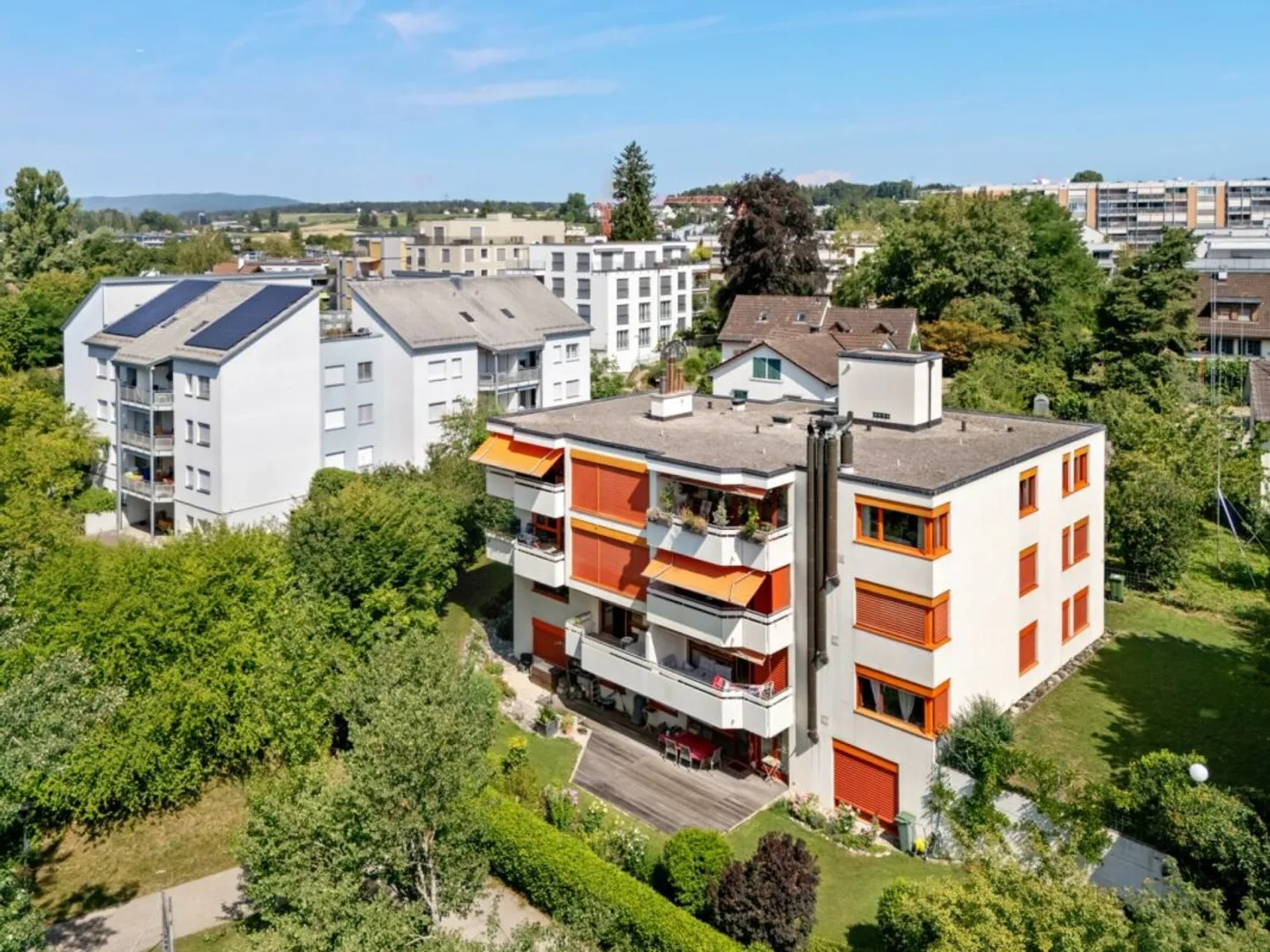 3.5-Zimmer-Topgeschosswohnung mit Cheminée und Parkplatz - Photo 1 sur 11