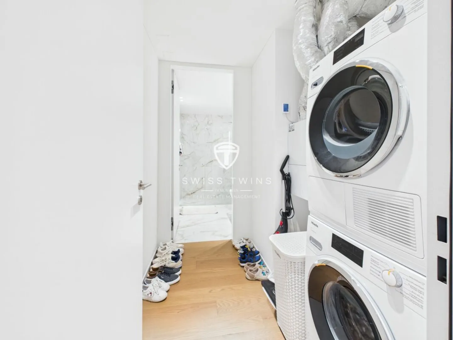 Modern 3.5-room terrace apartment with garden - Living at the highest level in Adlikon b. Regensdorf - Photo 6 of 13