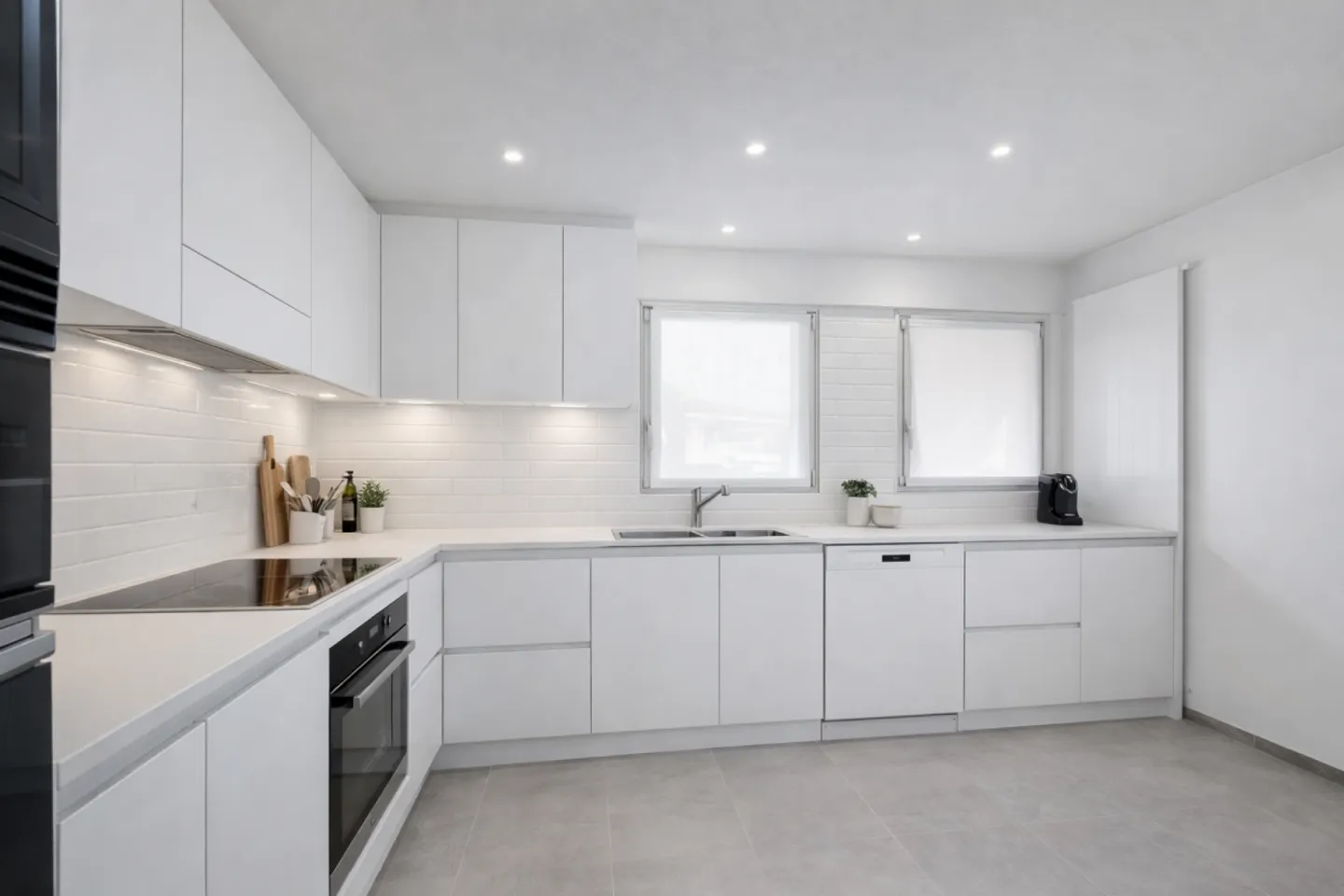 Bright detached house with large garden - Photo 5 of 13