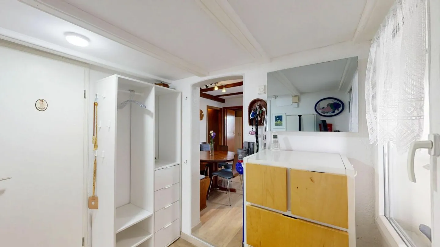 Charming House Section with Separate Studio and Large Garden - Photo 6 of 13