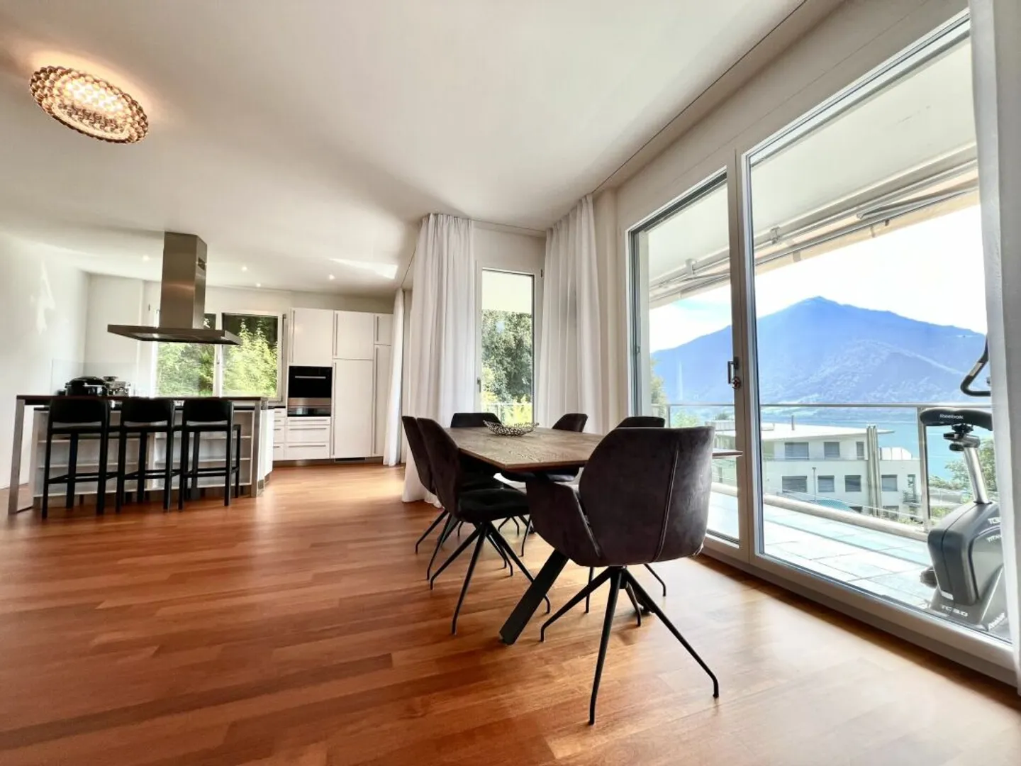 Appartement élégant 3,5 pièces avec vue sur le lac - Photo 6 sur 13