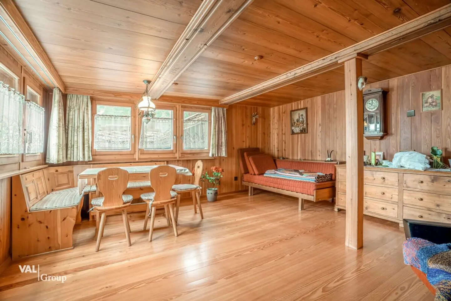 Appartement 3.5 pièces dans un chalet alpin confortable - Photo 4 sur 13