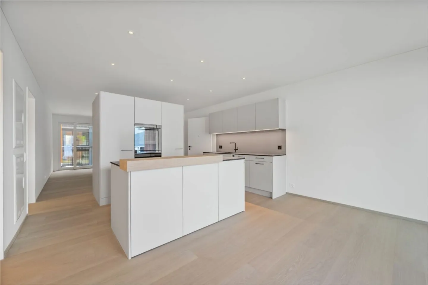 LAKESIDE HORIZON - Photo 4 of 13