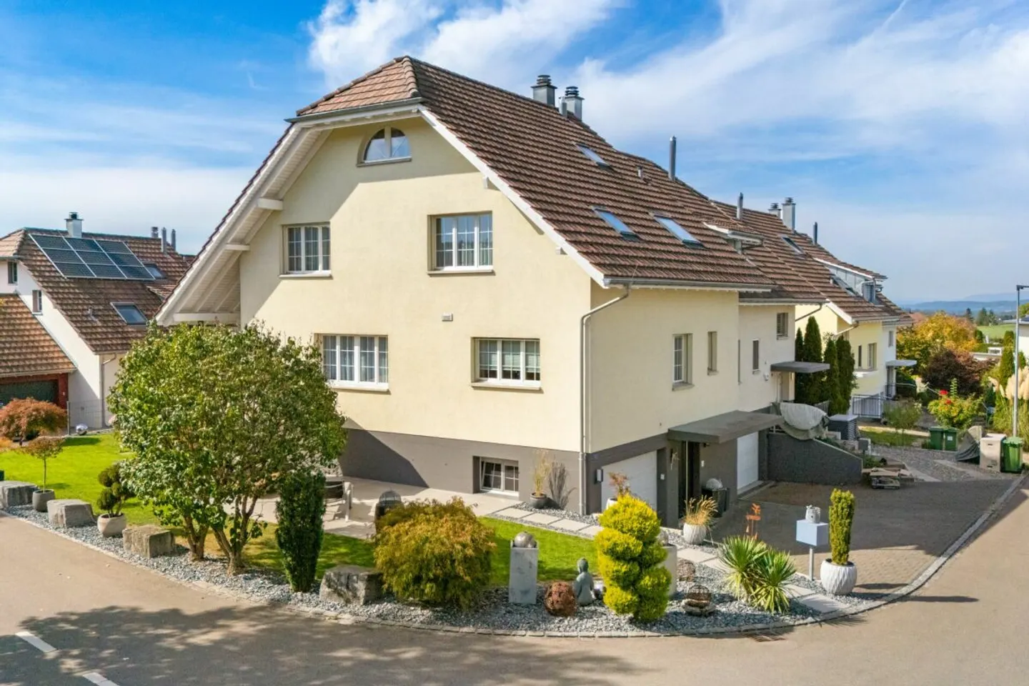 A Home to Feel Good - Well-Maintained House with Garden in a Quiet Location - Photo 1 of 13