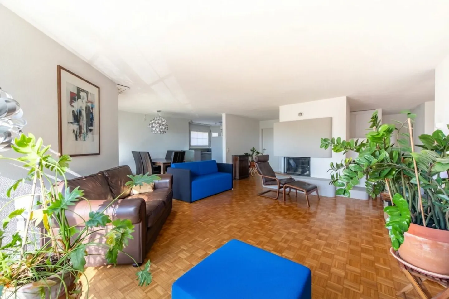 Appartement en rez-de-chaussée lumineux de 5,5 pièces avec beaucoup de confort de vie - Photo 1 sur 13