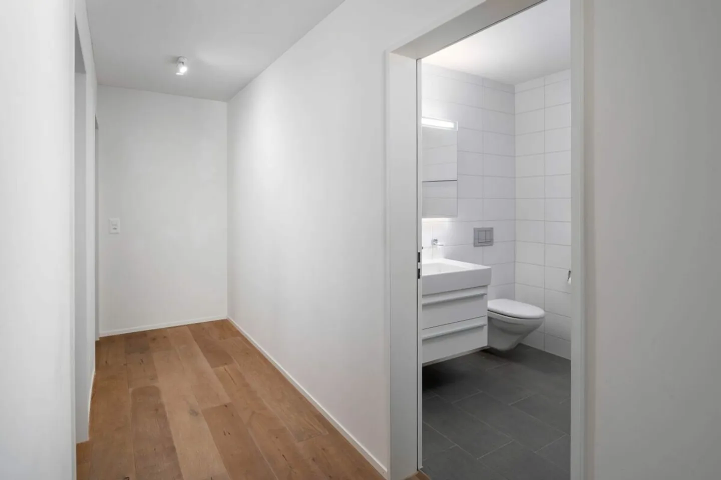 Living at the edge of the forest with a view and evening sun - Photo 7 of 12