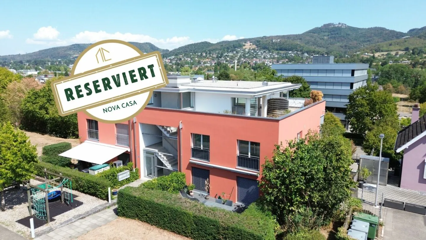 Ready for immediate occupancy - bright penthouse apartment in Aesch BL - Photo 1 of 13