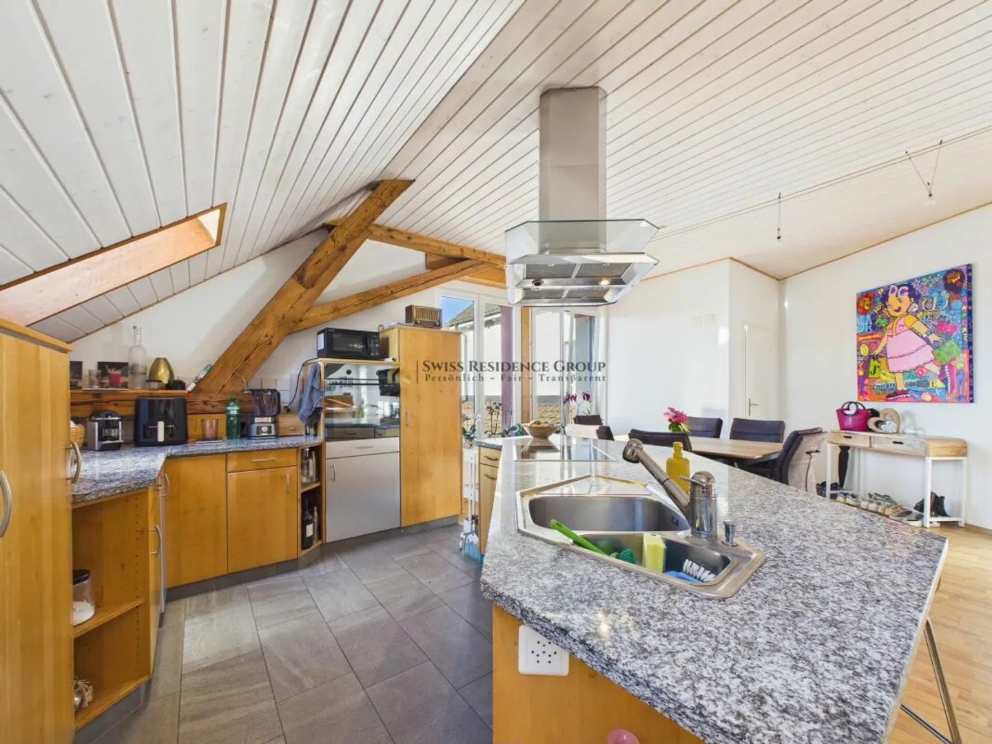 Appartamento mansardato luminoso con charme e 165 m² di sensazione abitativa - Foto 2 di 9