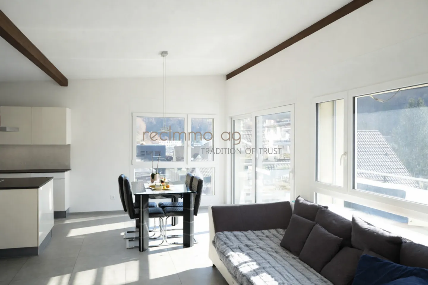 Moderno appartamento attico di 4,5 stanze con vista panoramica - Foto 2 di 8