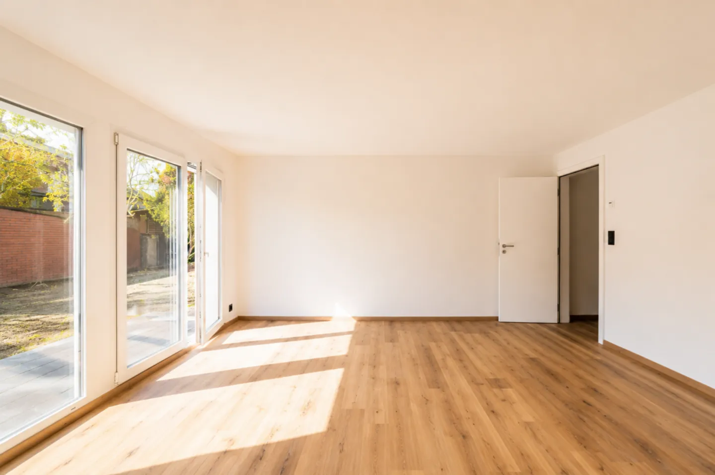 Ampia casa unifamiliare con 8 stanze e appartamento separato e ristrutturazione moderna a Hägendorf - Foto 8 di 13