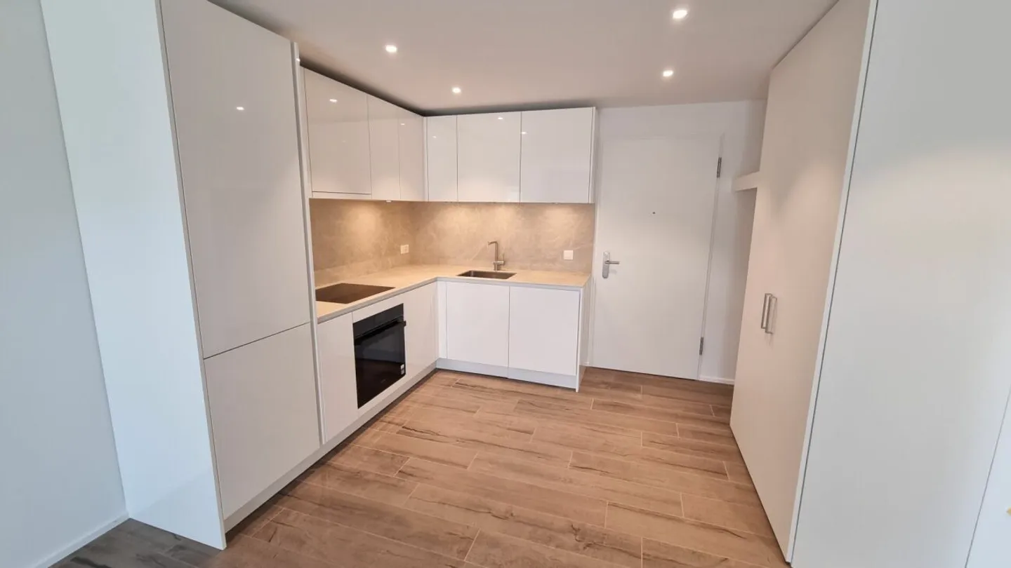 Small jewel for rent - Photo 2 of 8