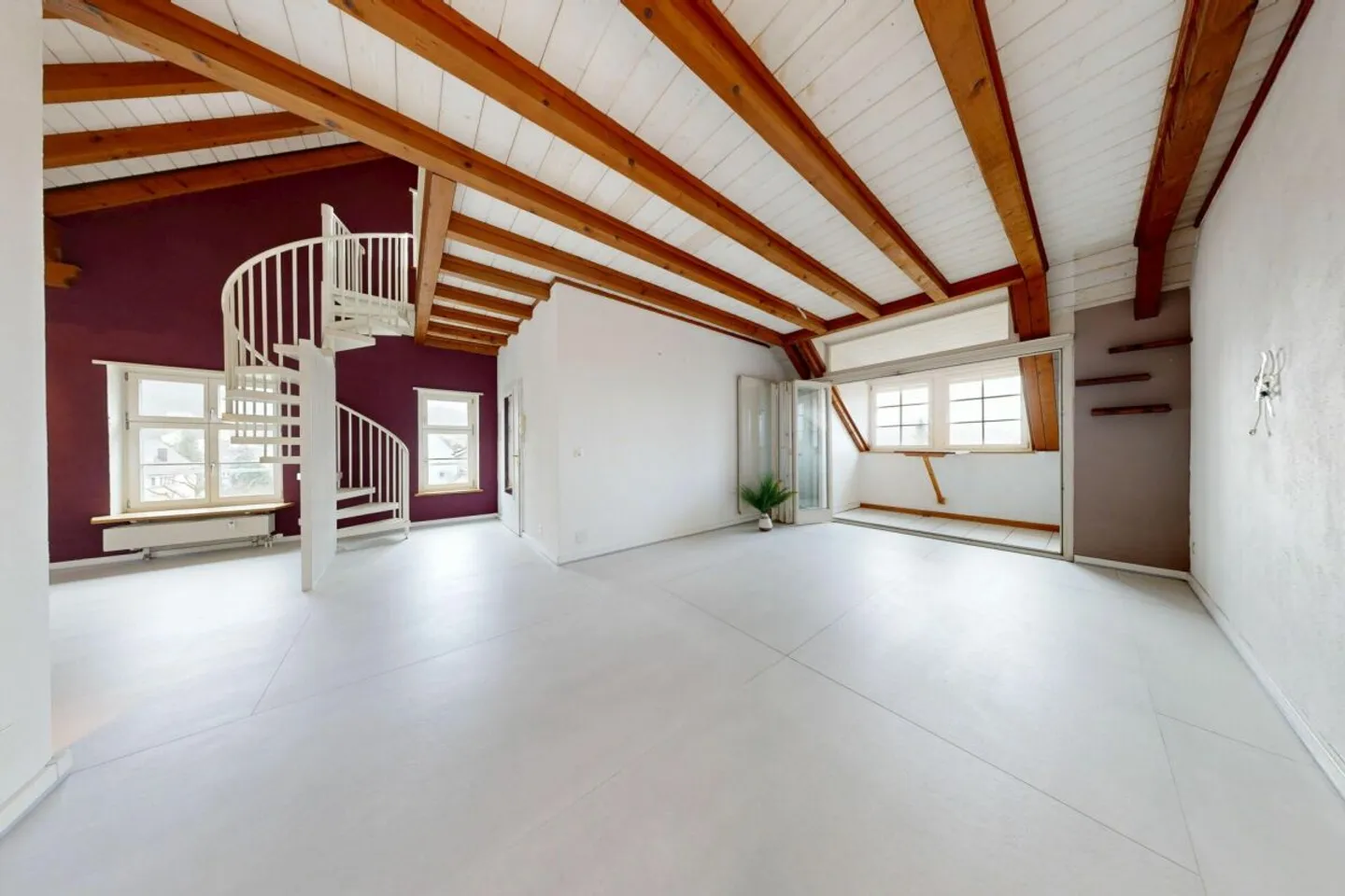 Modern 4.5-room maisonette apartment with garden - Photo 2 of 13