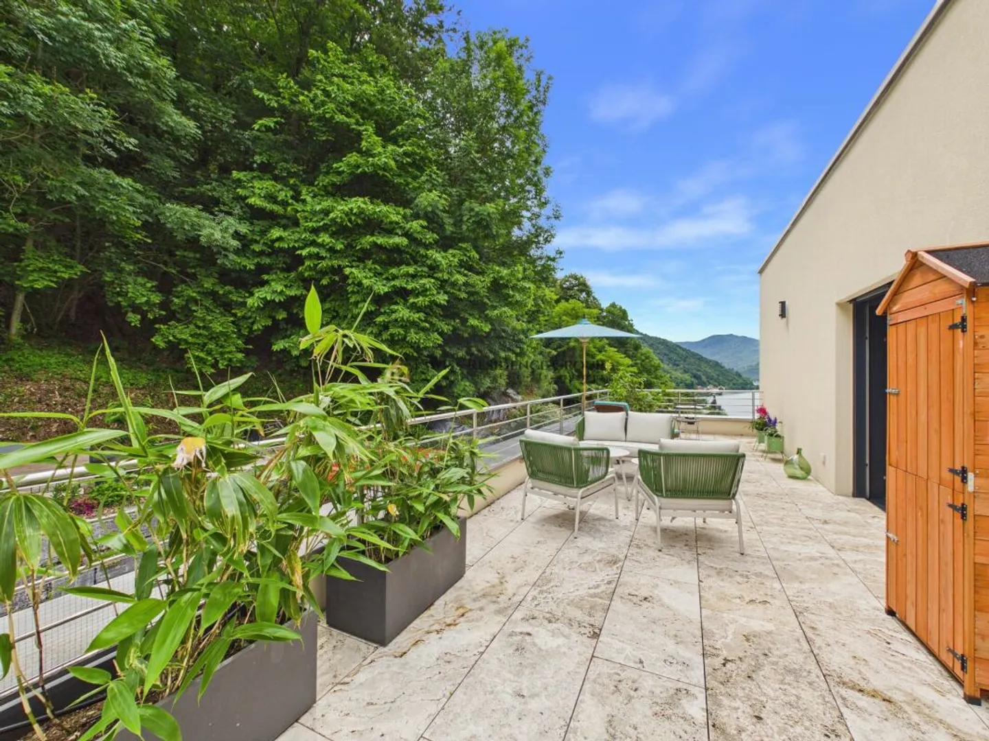 Prestigious modern villa with private spa and lake view in Brusino Arsizio - Photo 13 of 13