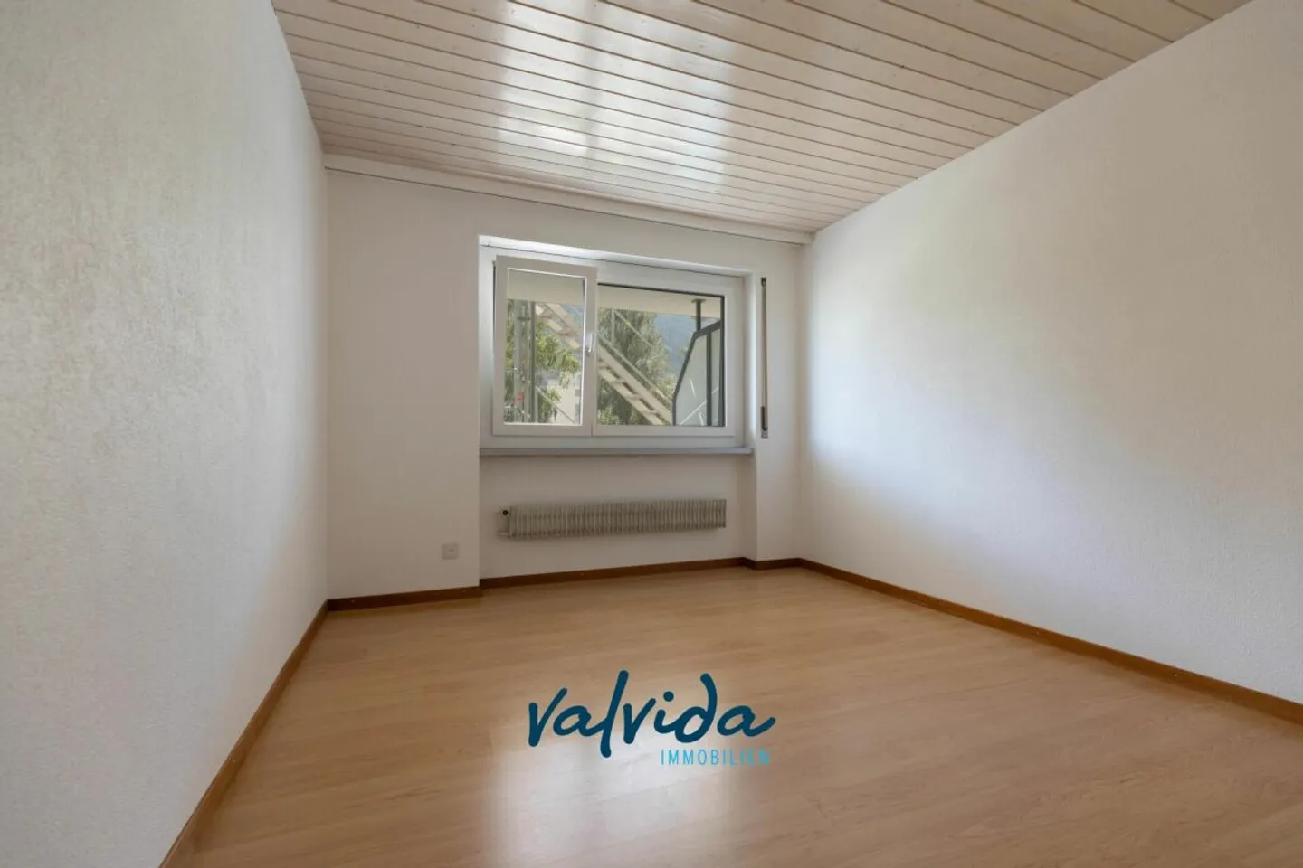 Appartamento 4.5 stanze in una posizione tranquilla e soleggiata - Foto 6 di 8