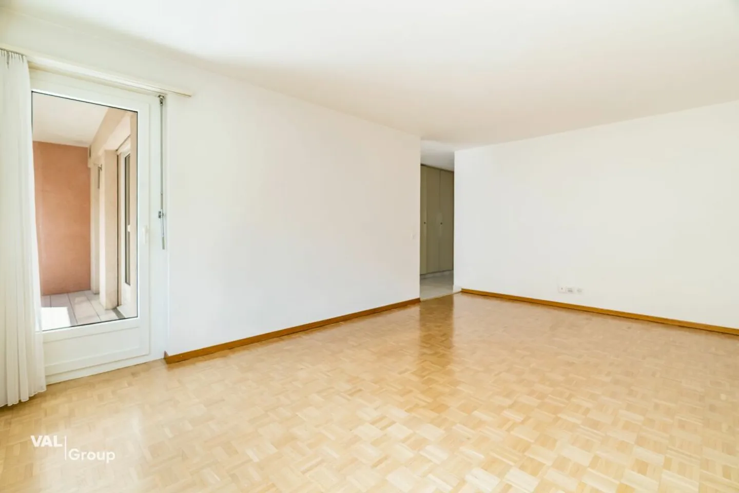 Central 3.5-room apartment with balcony in Visp - Photo 5 of 13