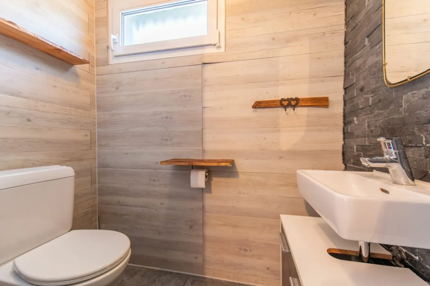 Arrive and feel at home: 6.5-room semi-detached house in a family-friendly residential area - Photo 8 of 13