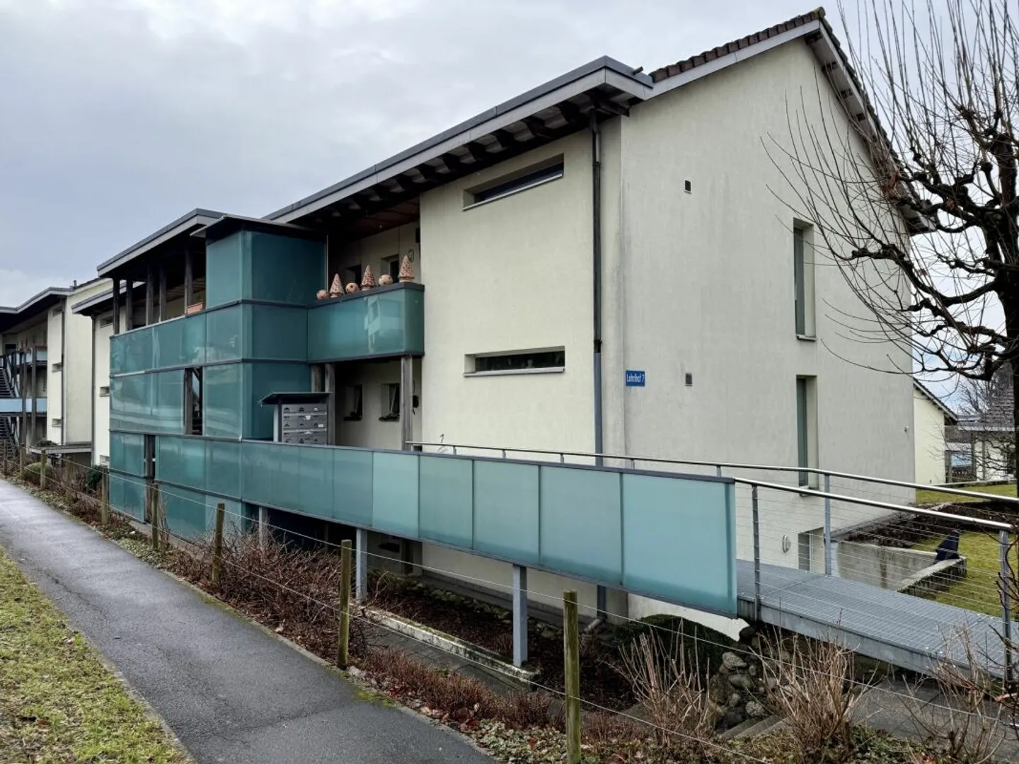 Appartement attrayant de 5,5 pièces ensoleillé - Photo 2 sur 13