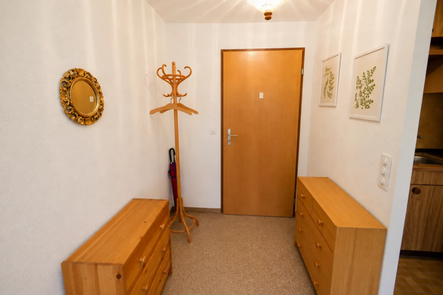 Cozy studio apartment on the ground floor near the village center - Photo 5 of 13