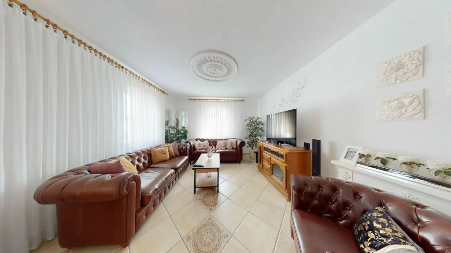 Maison individuelle polyvalente et spacieuse avec appartement indépendant - Photo 3 sur 13