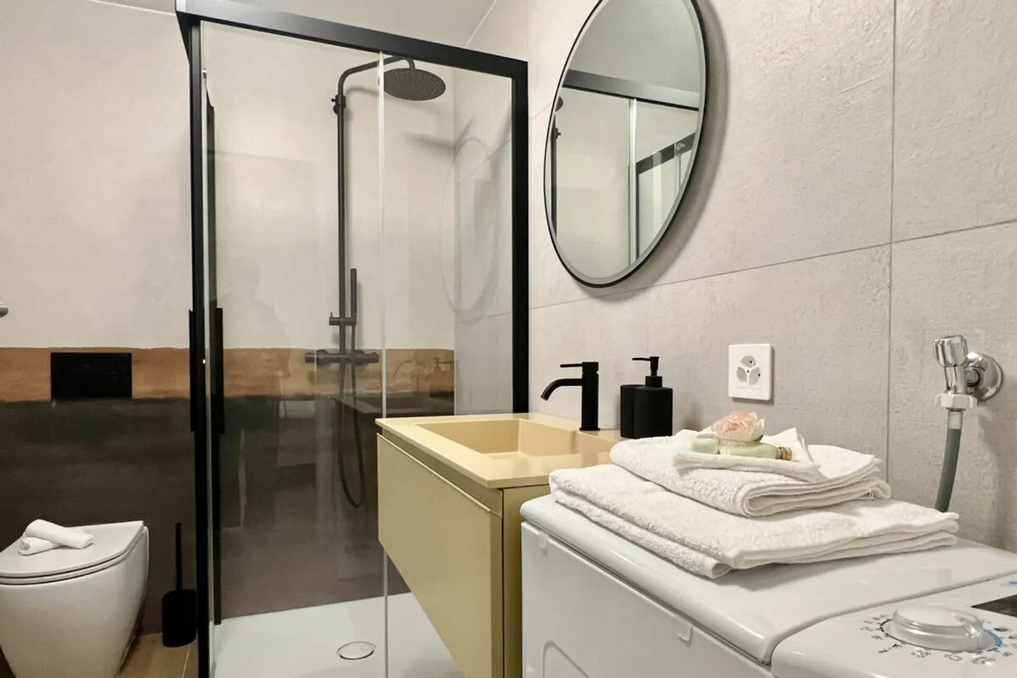 Appartamento vacanze affascinante nel cuore di Ronco s. Ascona con balcone - Foto 10 di 13