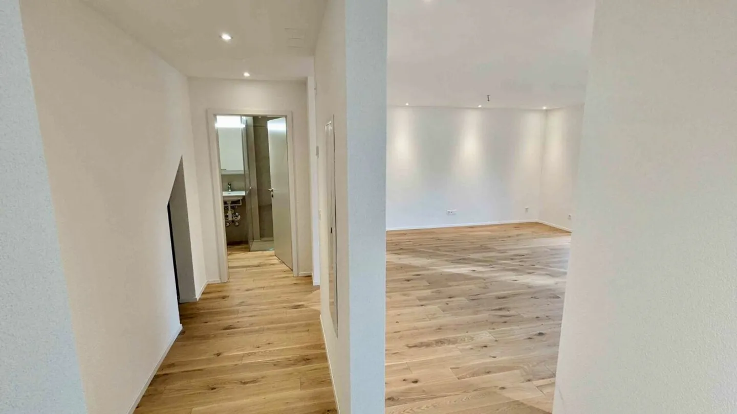 Studio moderne avec balcon spacieux - Photo 3 sur 6