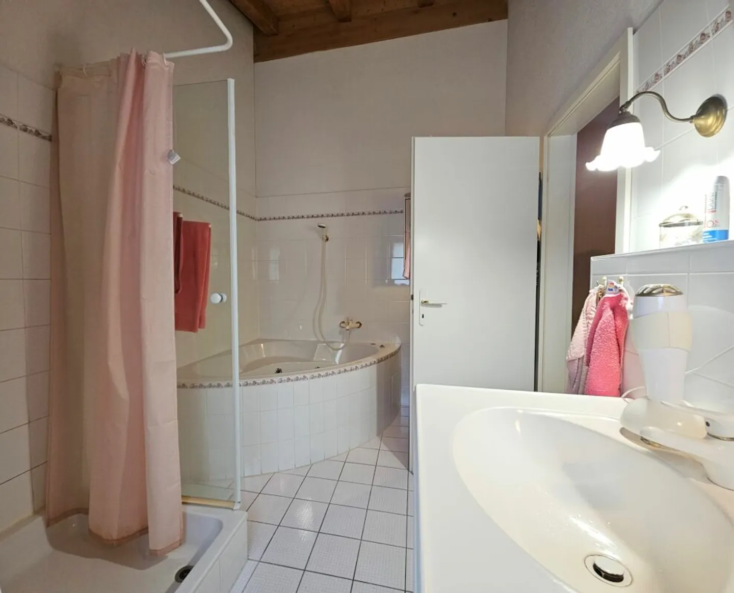 EINFAMILIENHAUS MIT SCHÖNEM GARTEN IN CAPRIASCA - Foto 11 von 13