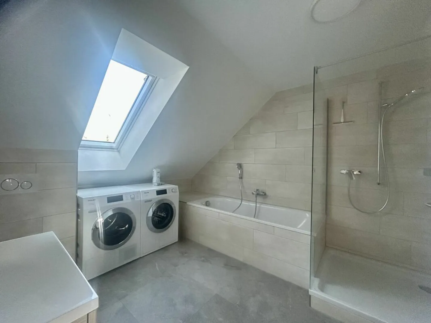 Charming Apartment in Quiet Area - Photo 7 of 7