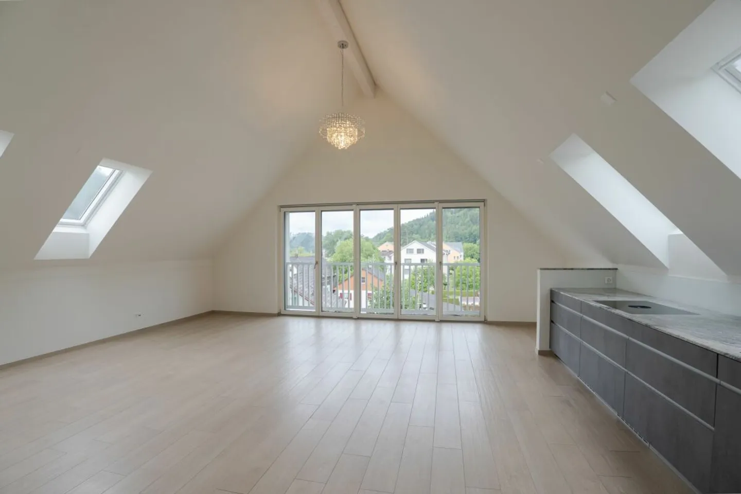 2.5-Zimmer-Dachwohnung im Loft-Style - Photo 5 of 13