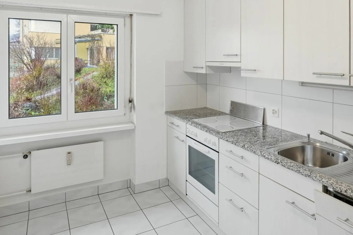 Moderne 4.5-Zimmer-Wohnung mit grossem Balkon nähe Wil - ab sofort frei! - Photo 7 of 13