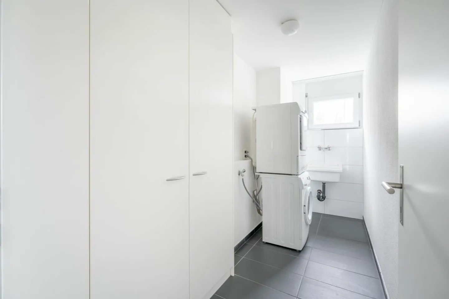 Well-maintained 3.5 room apartment in a quiet location on the upper floor - Photo 11 of 13